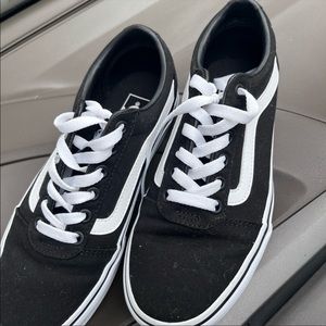 Size 8 women’s  vans